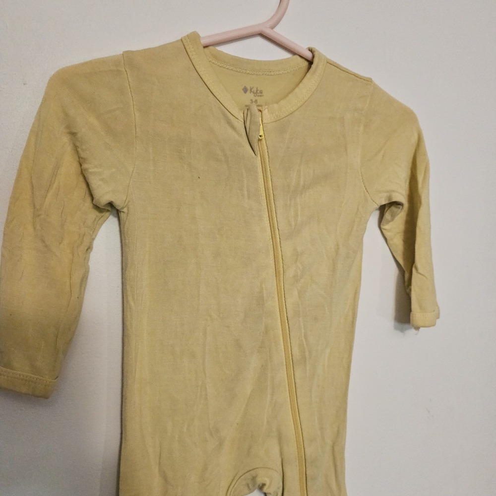 Kyte Baby 3-6m‎ Yellow One Piece Zip Up Pajamas Yellow Preowned - Picture 3 of 7